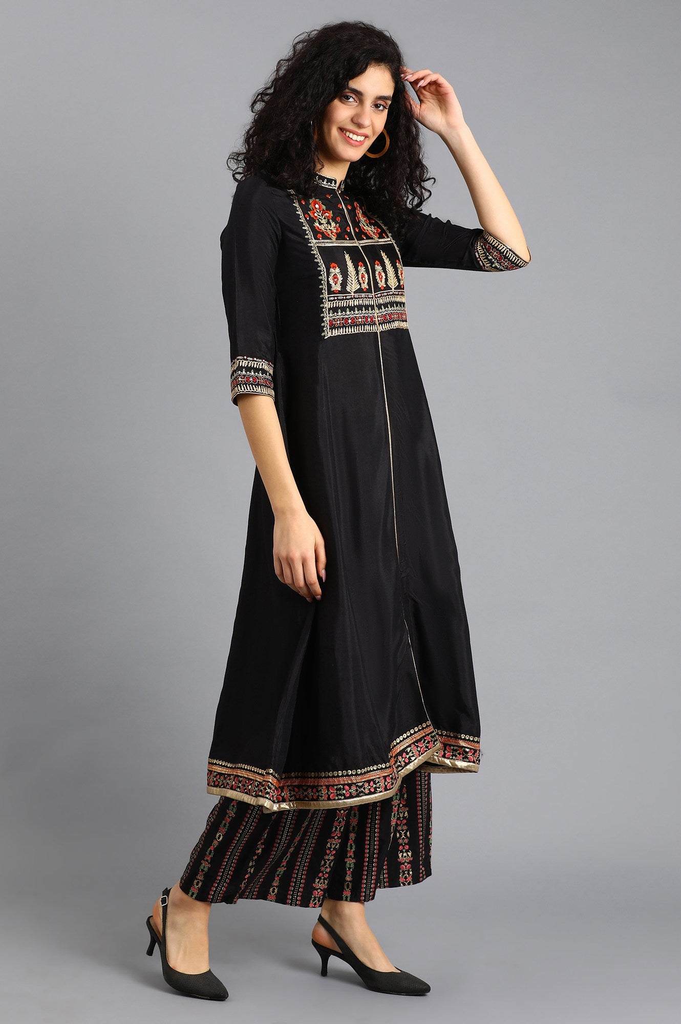 Black Mandarin Neck Embellished kurta Set