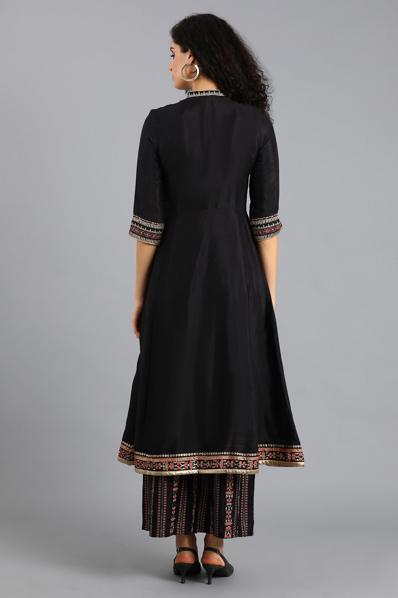 Black Mandarin Neck Embellished kurta Set