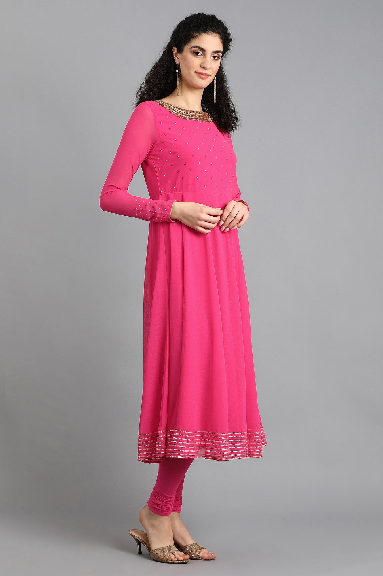 Pink Round Neck Embellished kurta Set