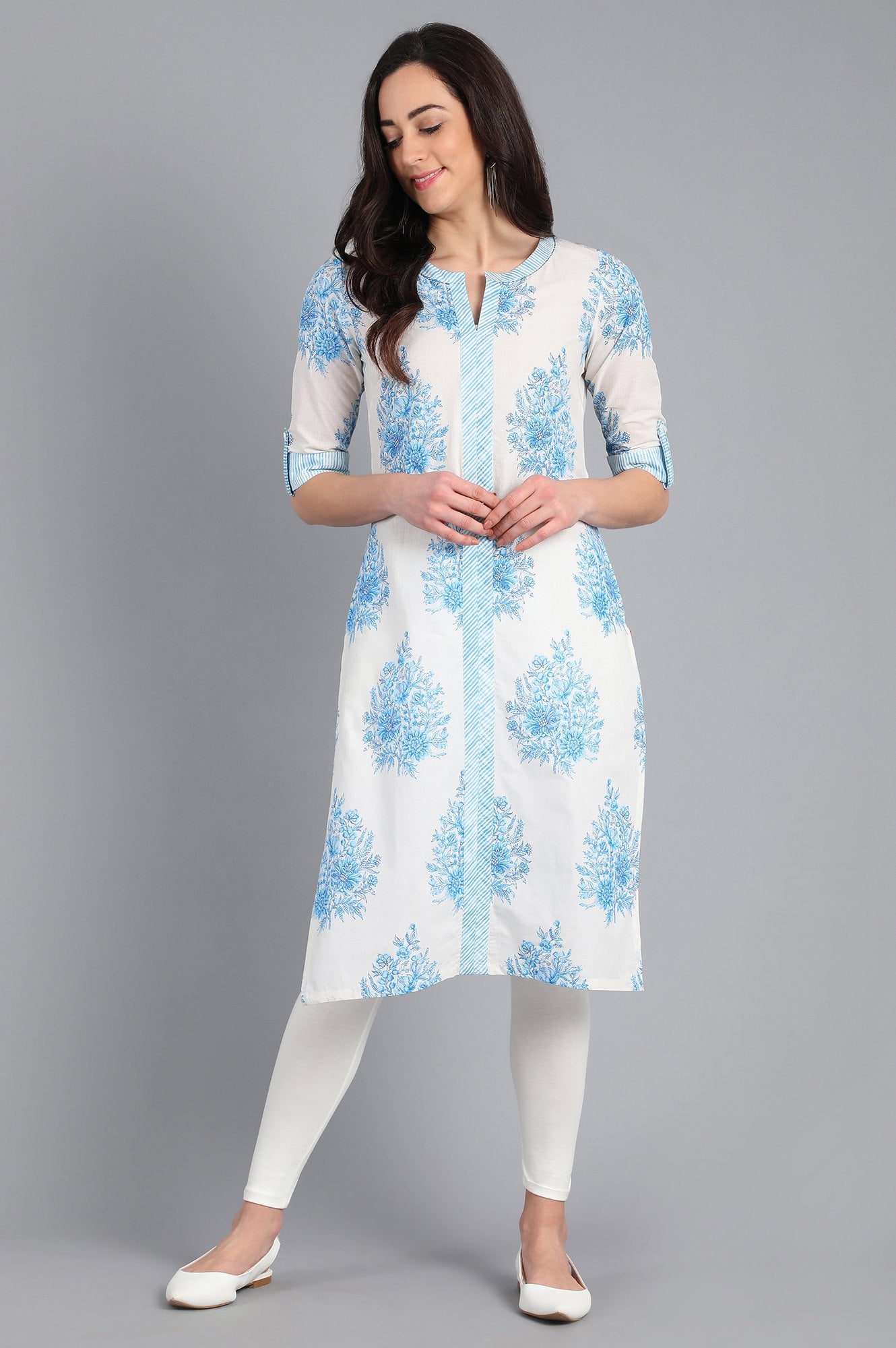 White &amp; Blue Round Neck Printed kurta