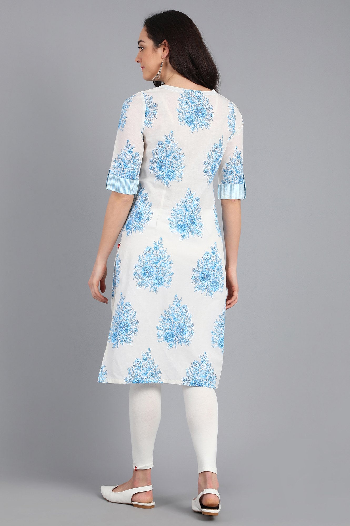 White &amp; Blue Round Neck Printed kurta