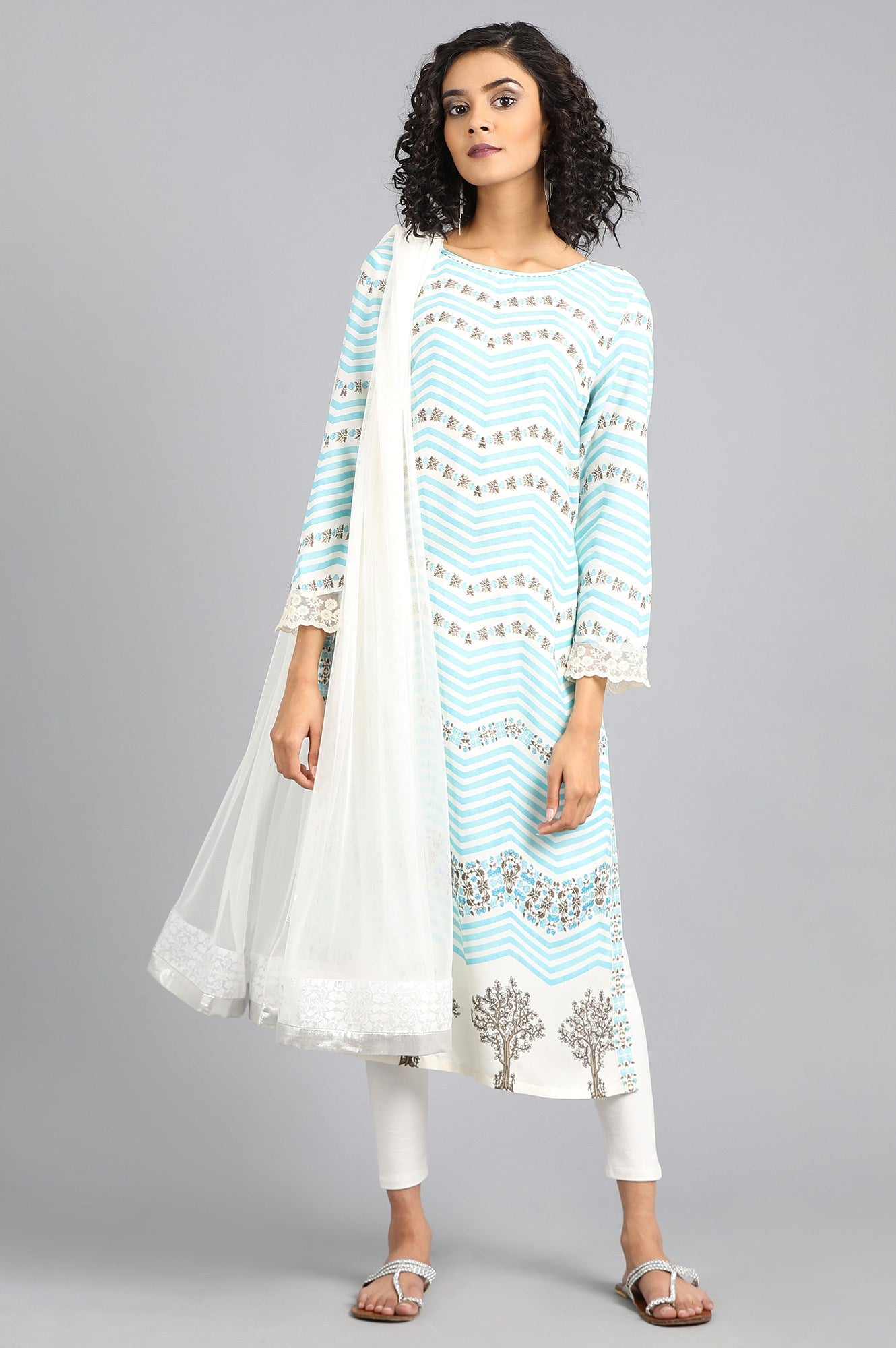 White &amp; Blue Round Neck Printed kurta