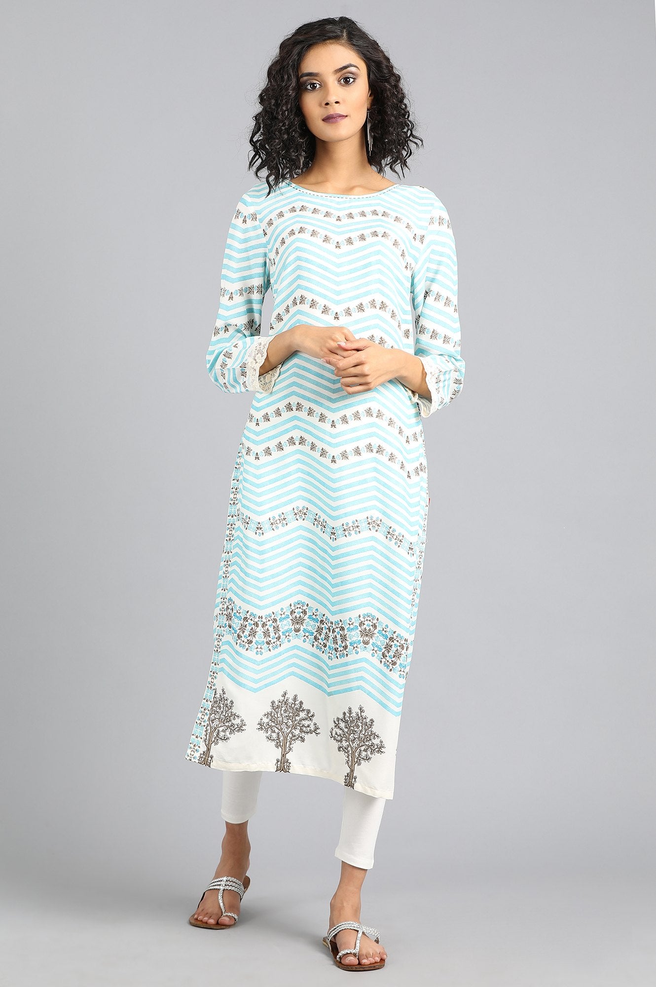 White &amp; Blue Round Neck Printed kurta