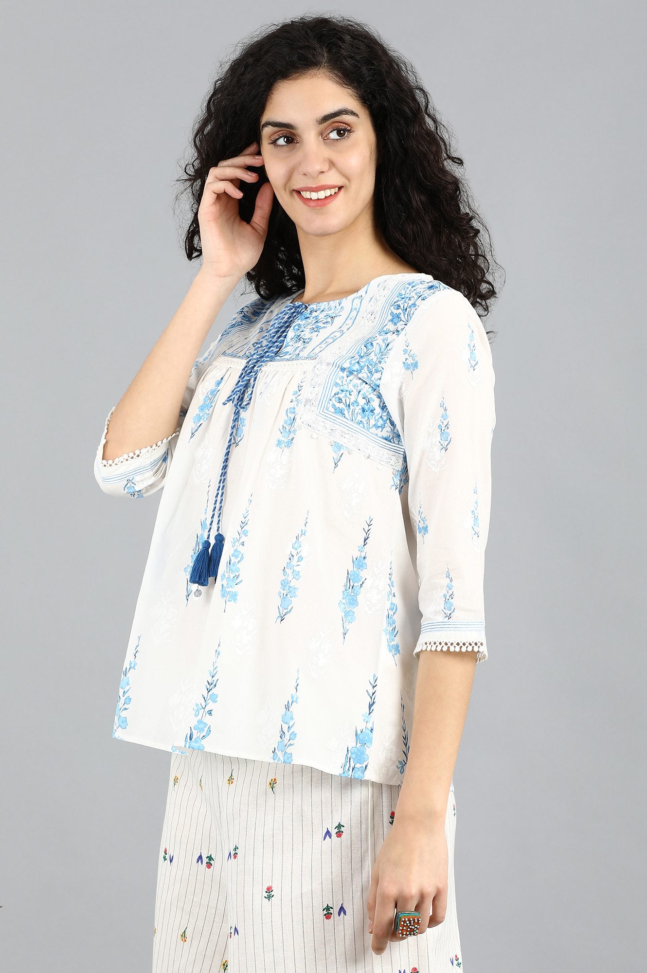 White Round Neck Tie-up Top