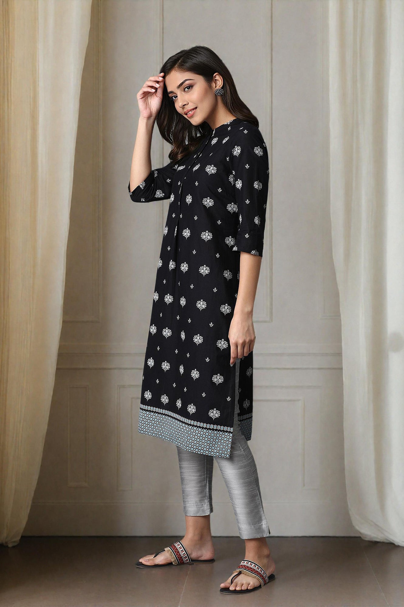 Black Geometric Printed Pure Cotton Straight Kurta