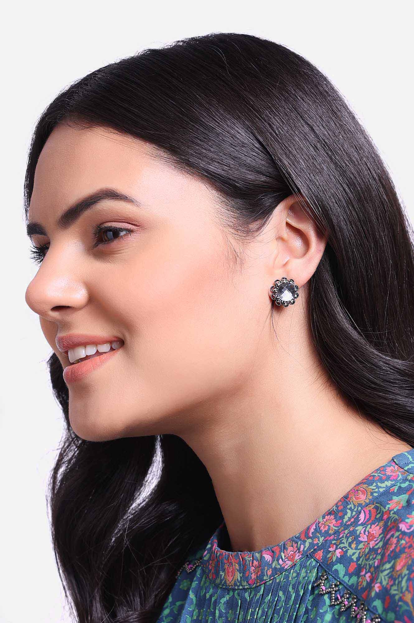 Black Stone Studded Stud Earrings