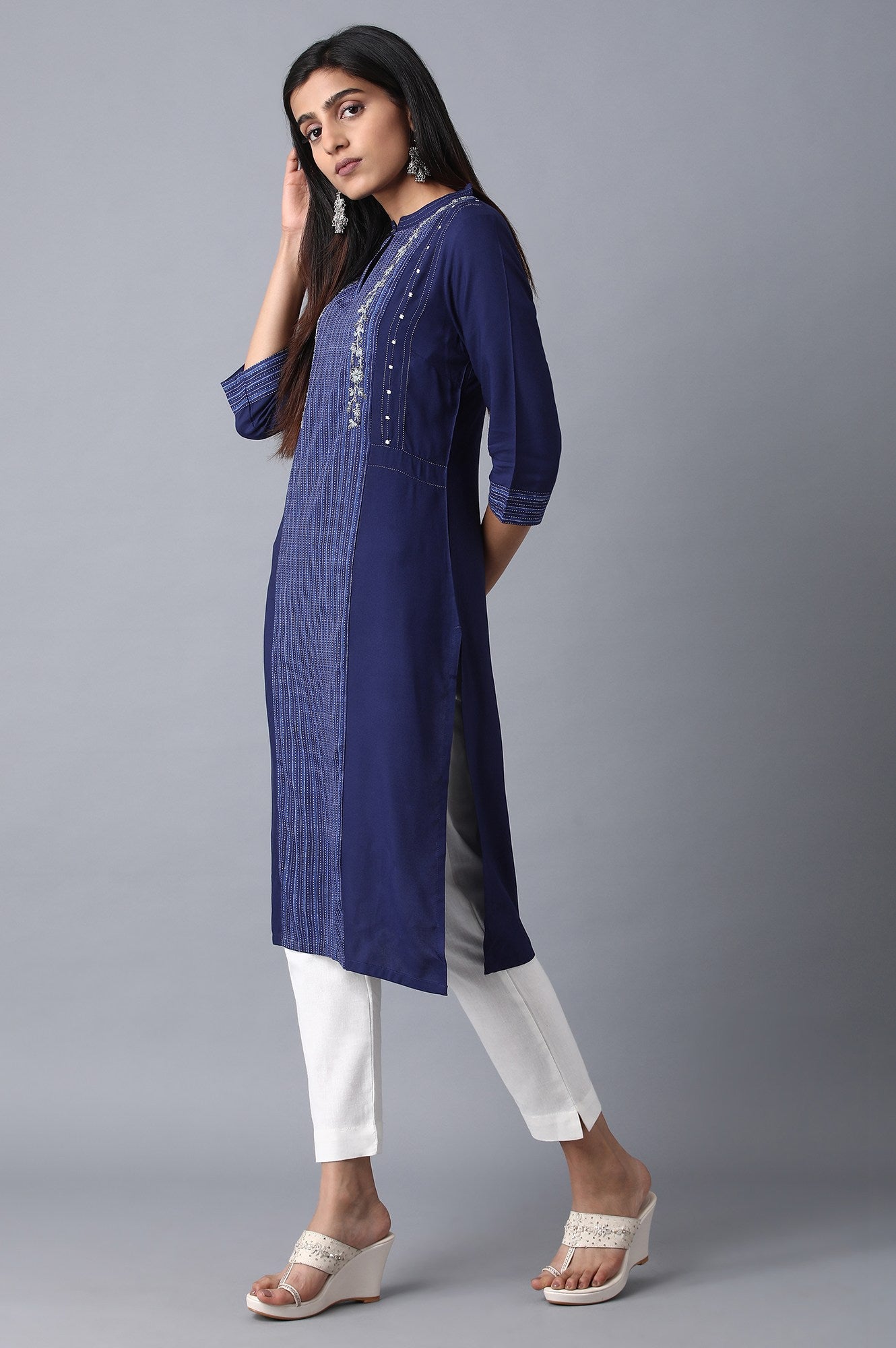 Blue Mandarin Neck Embroidered kurta