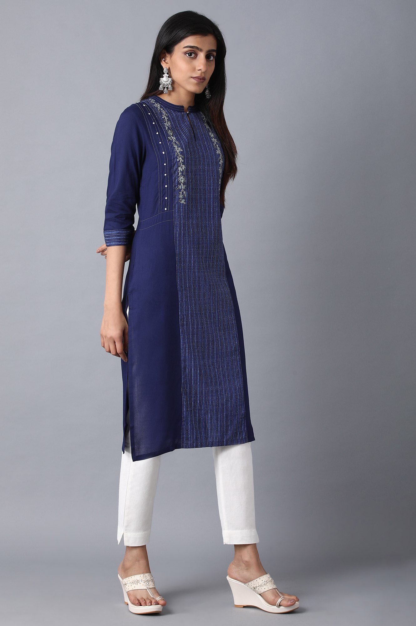 Blue Mandarin Neck Embroidered kurta