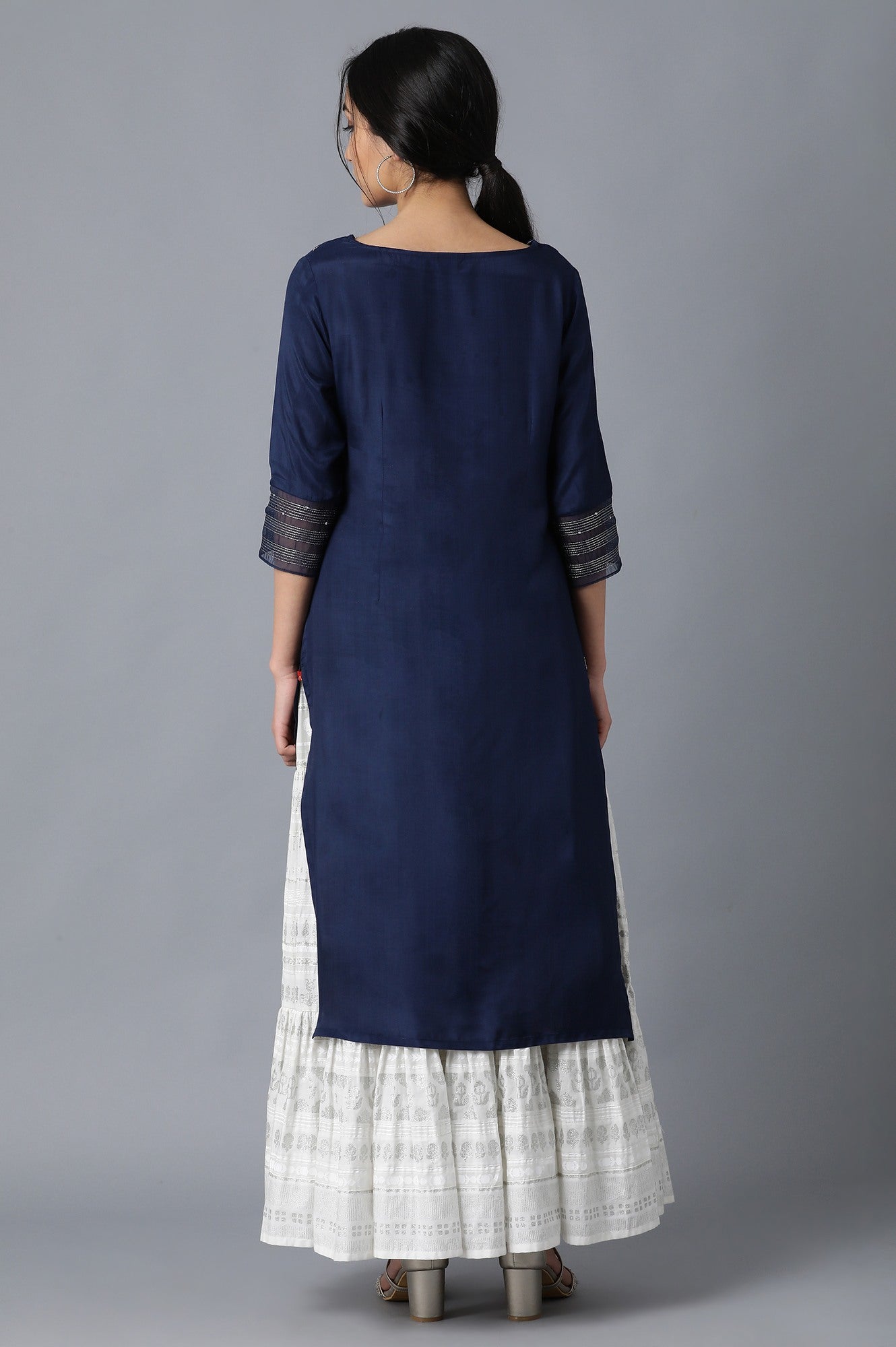 Blue Round Neck Embroidered kurta