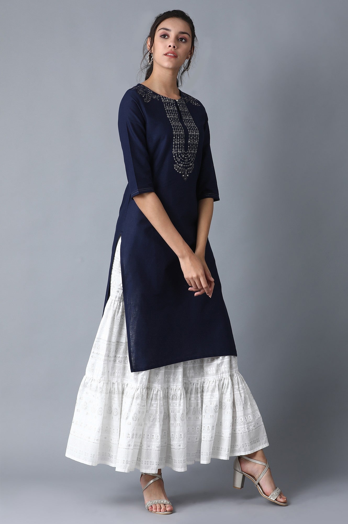 Blue Solid kurta with Embroidery on Yoke