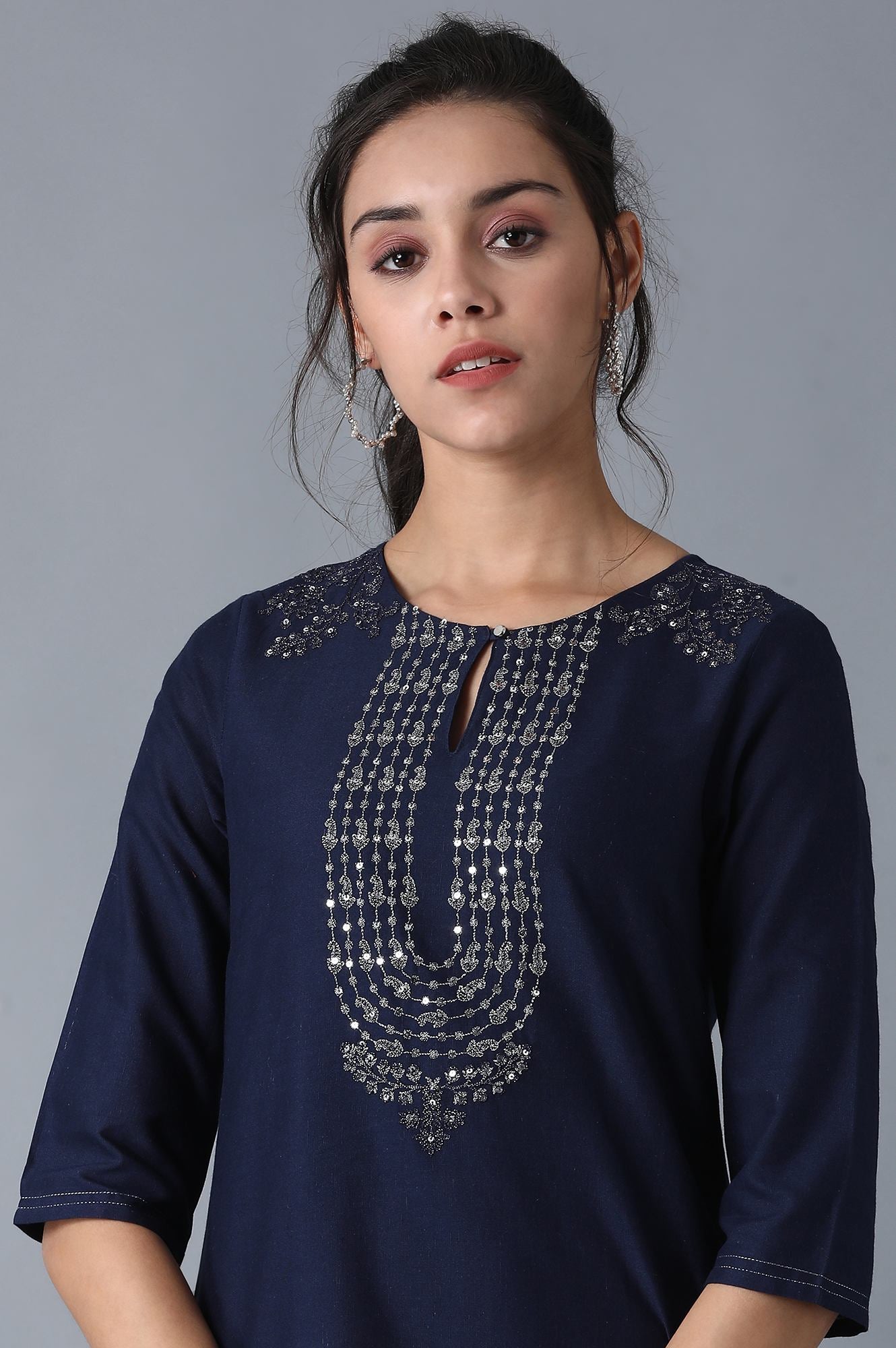 Blue Solid kurta with Embroidery on Yoke