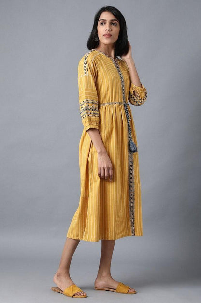 Yellow Round Neck Embroidered Dress - wforwoman