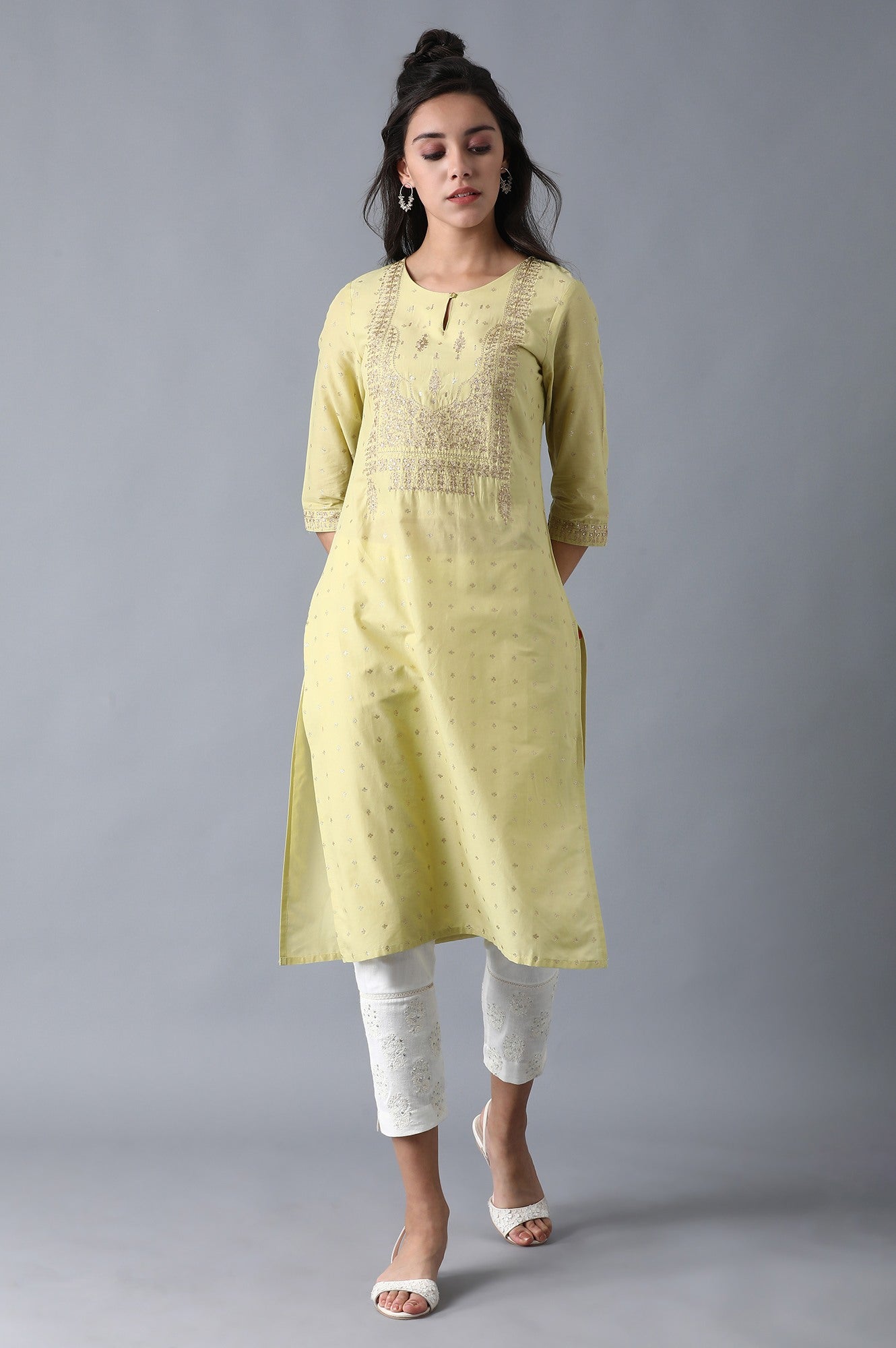 Green Round Neck Embroidered kurta