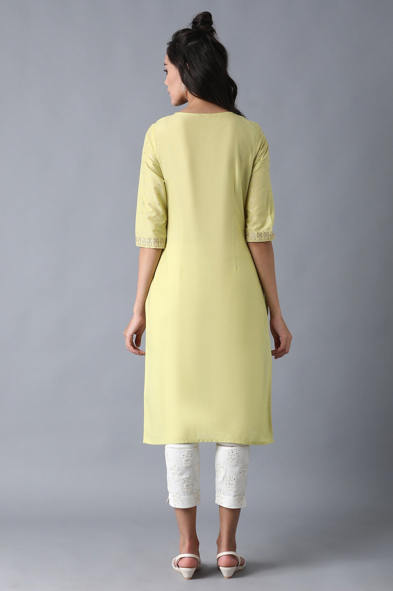 Green Round Neck Embroidered kurta