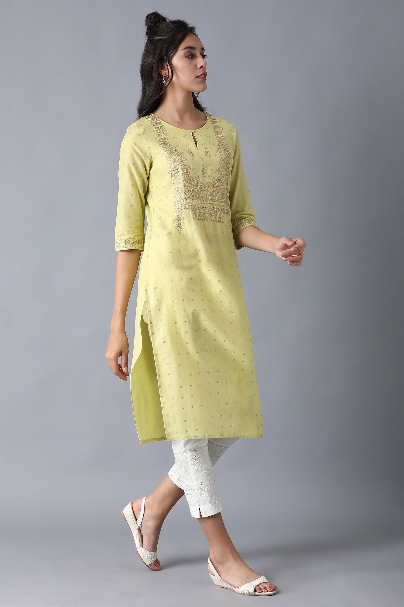 Green Round Neck Embroidered kurta