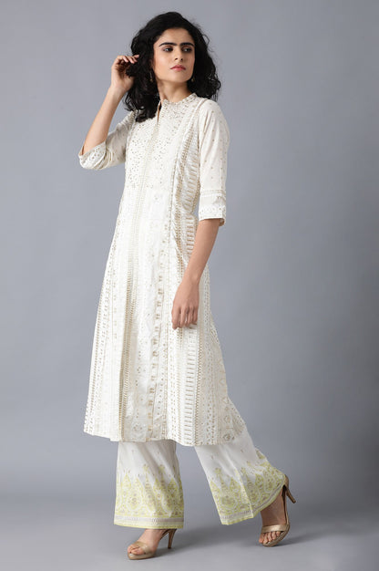 White Mandarin Neck Embroidered kurta