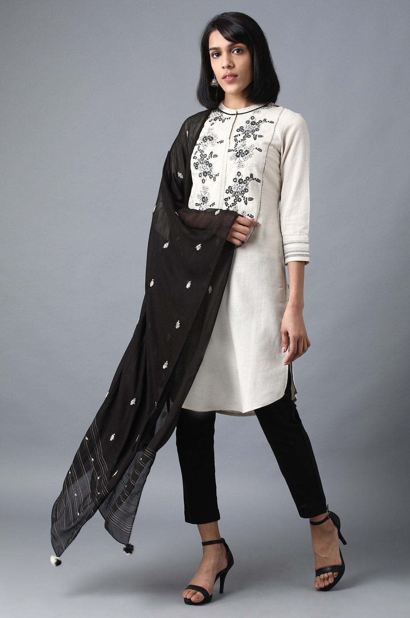 Ecru Mandarin Neck Embroidered kurta