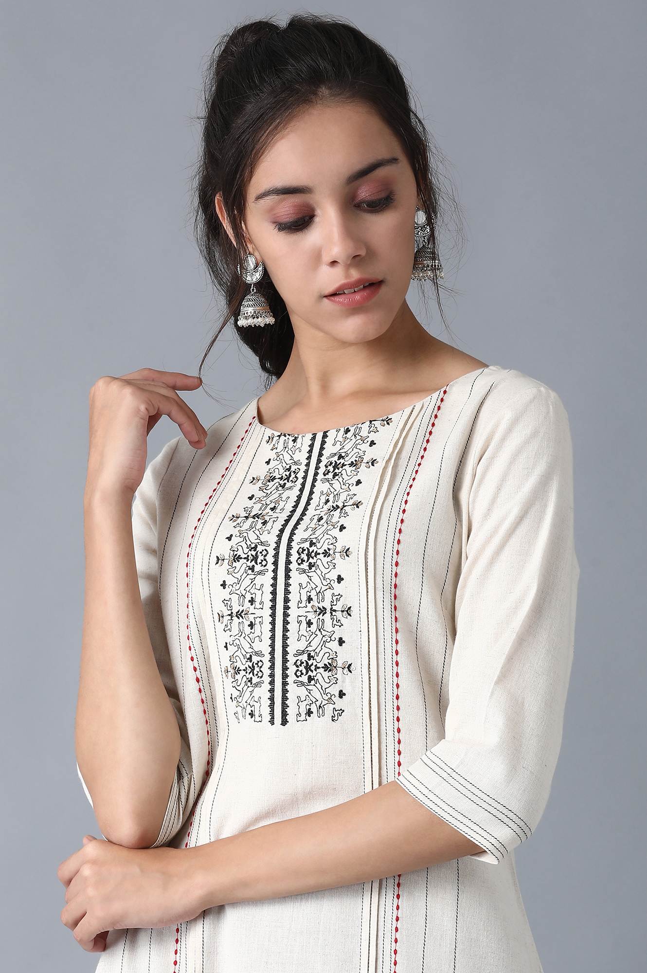 Ecru Round Neck Embroidered kurta