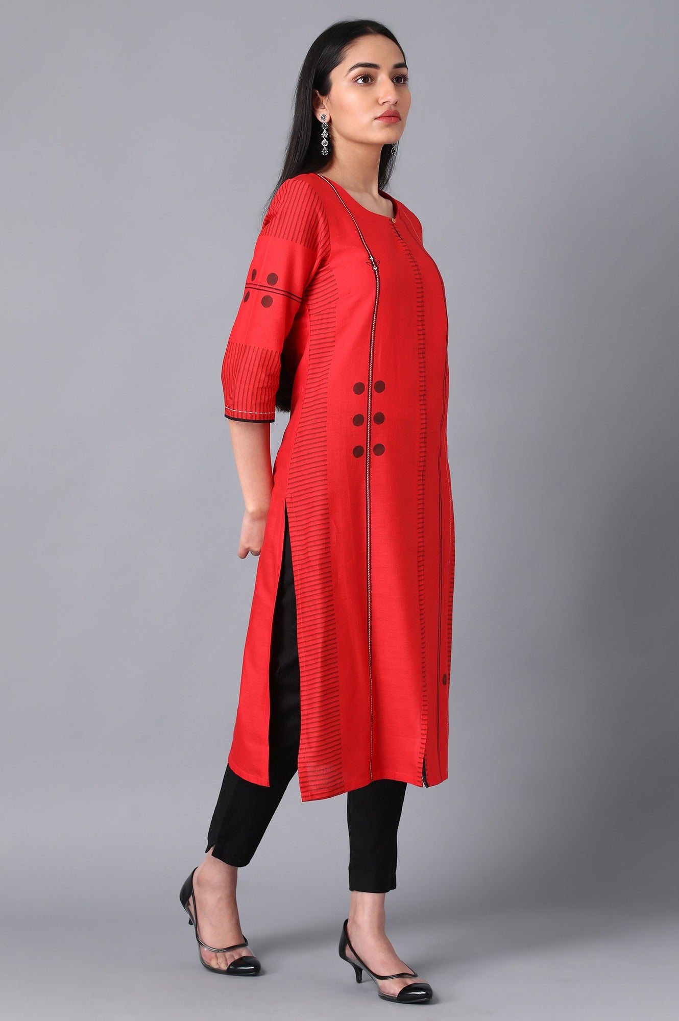 Red Geometric Print Straight kurta in Boat Neck