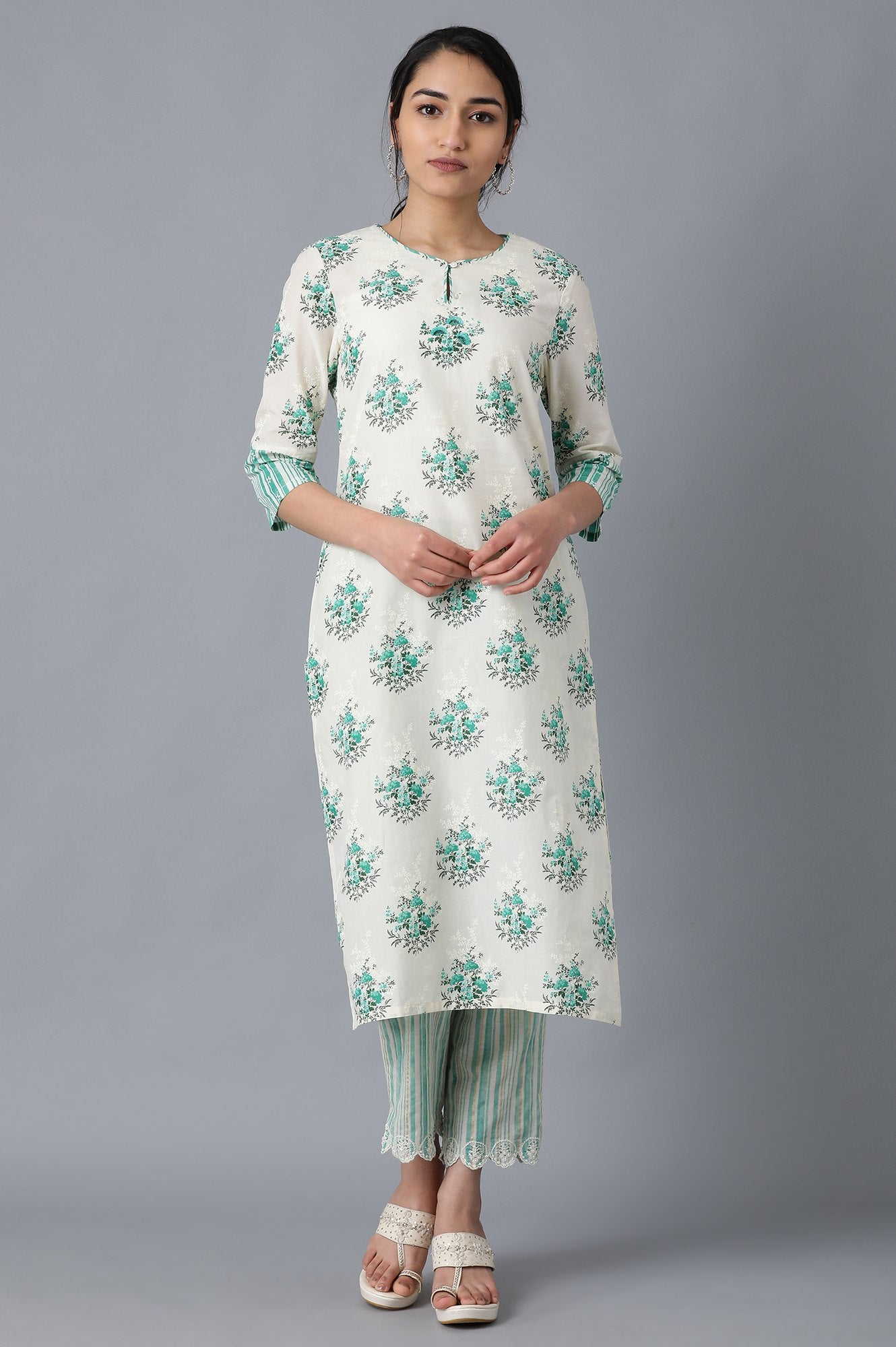 Green And White Printed Straight Kurta In Round Neck