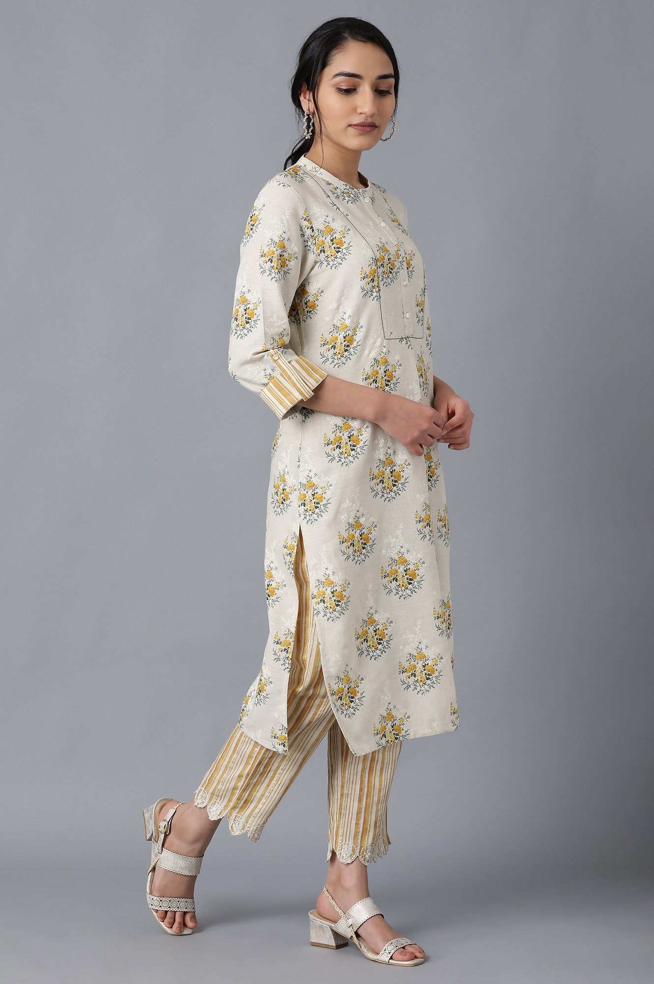 Beige Mandarin Neck kurta