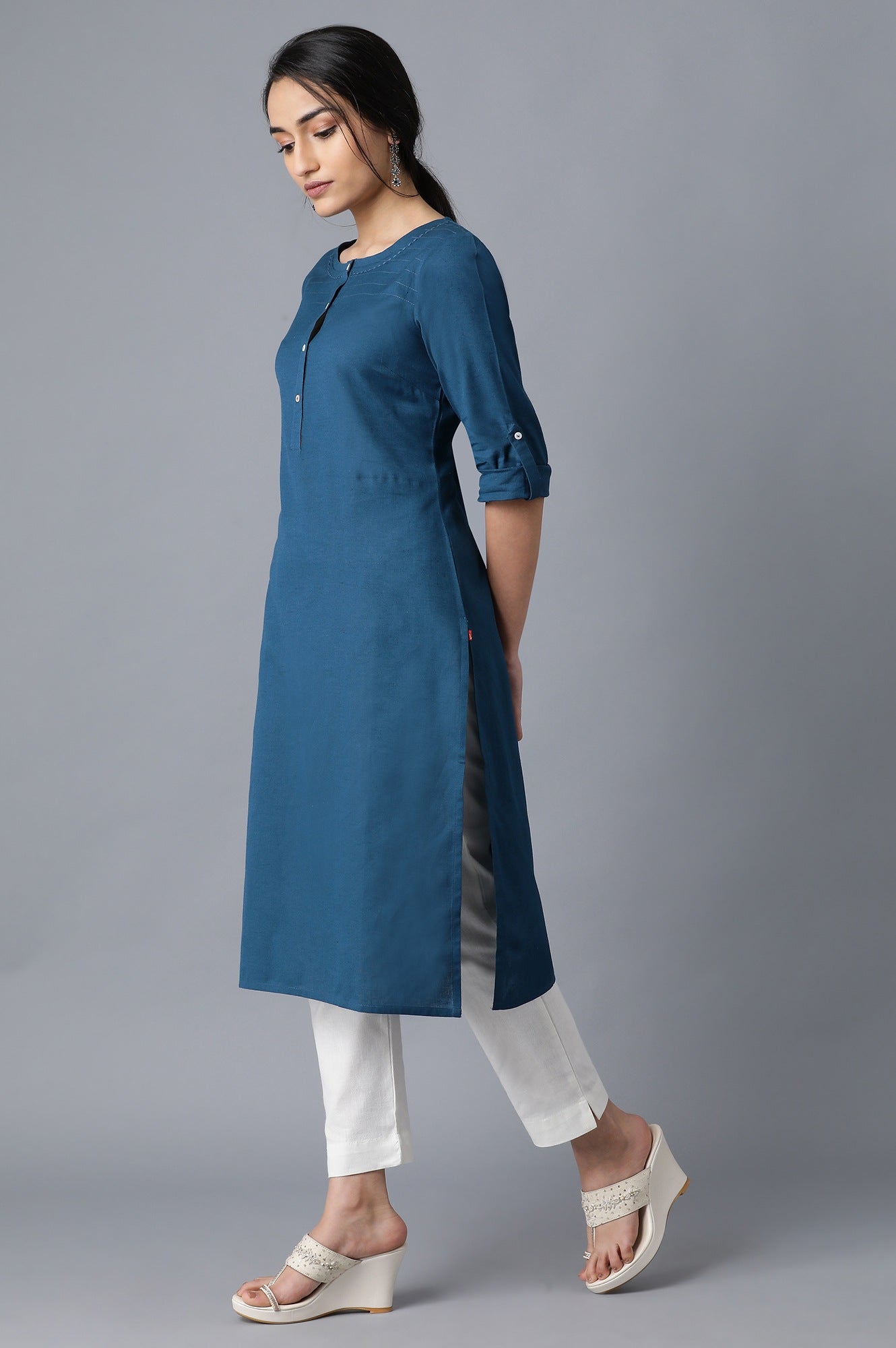 Blue Round Neck Solid kurta