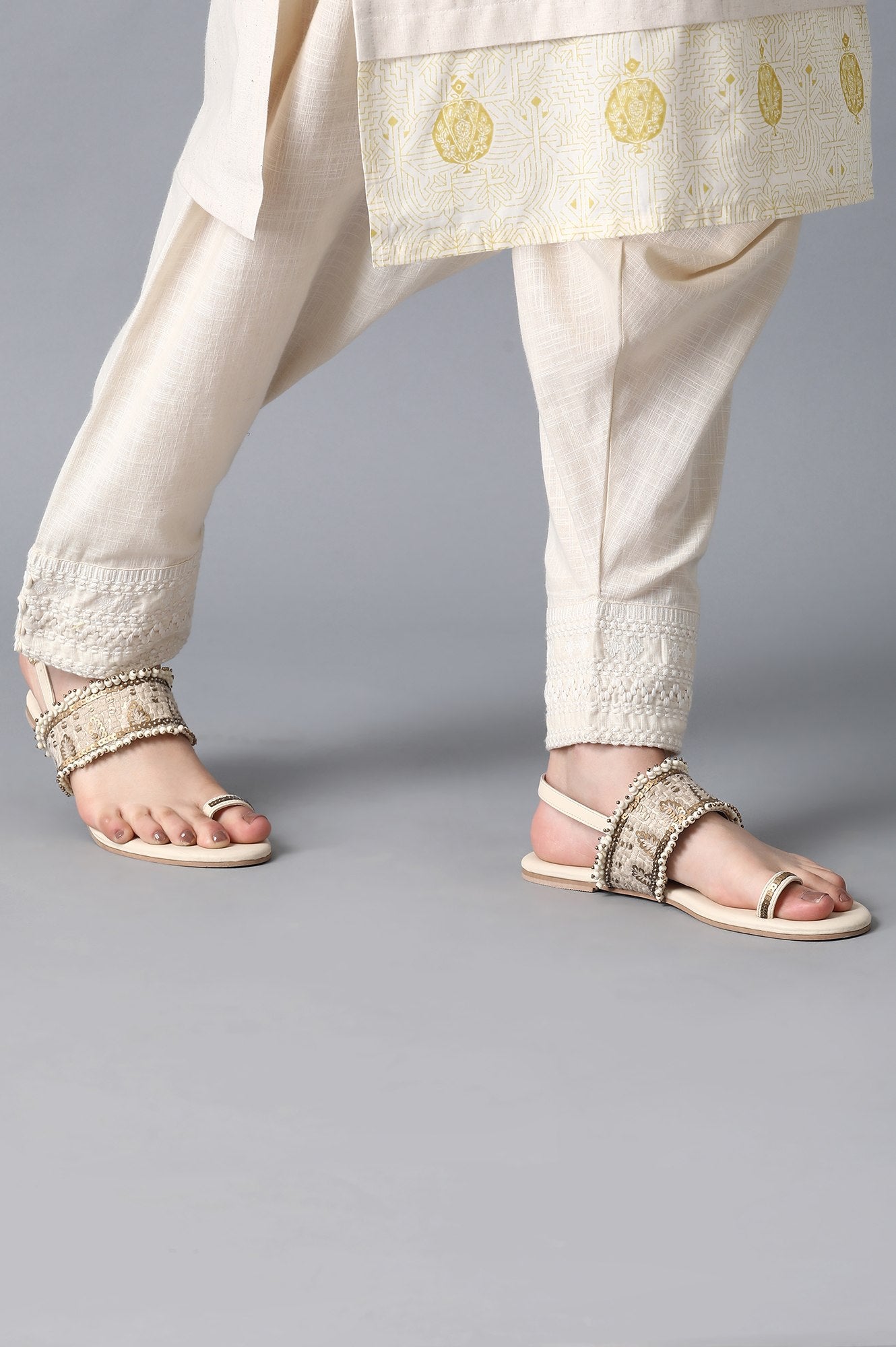 Ecru Ring-toed Embroidered Flats