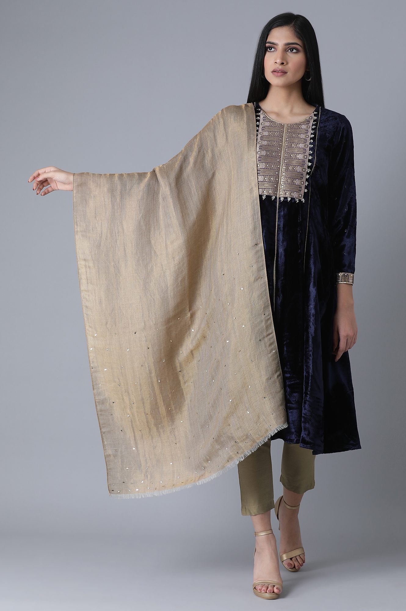 Gold Lurex Weave Woollen Shawl