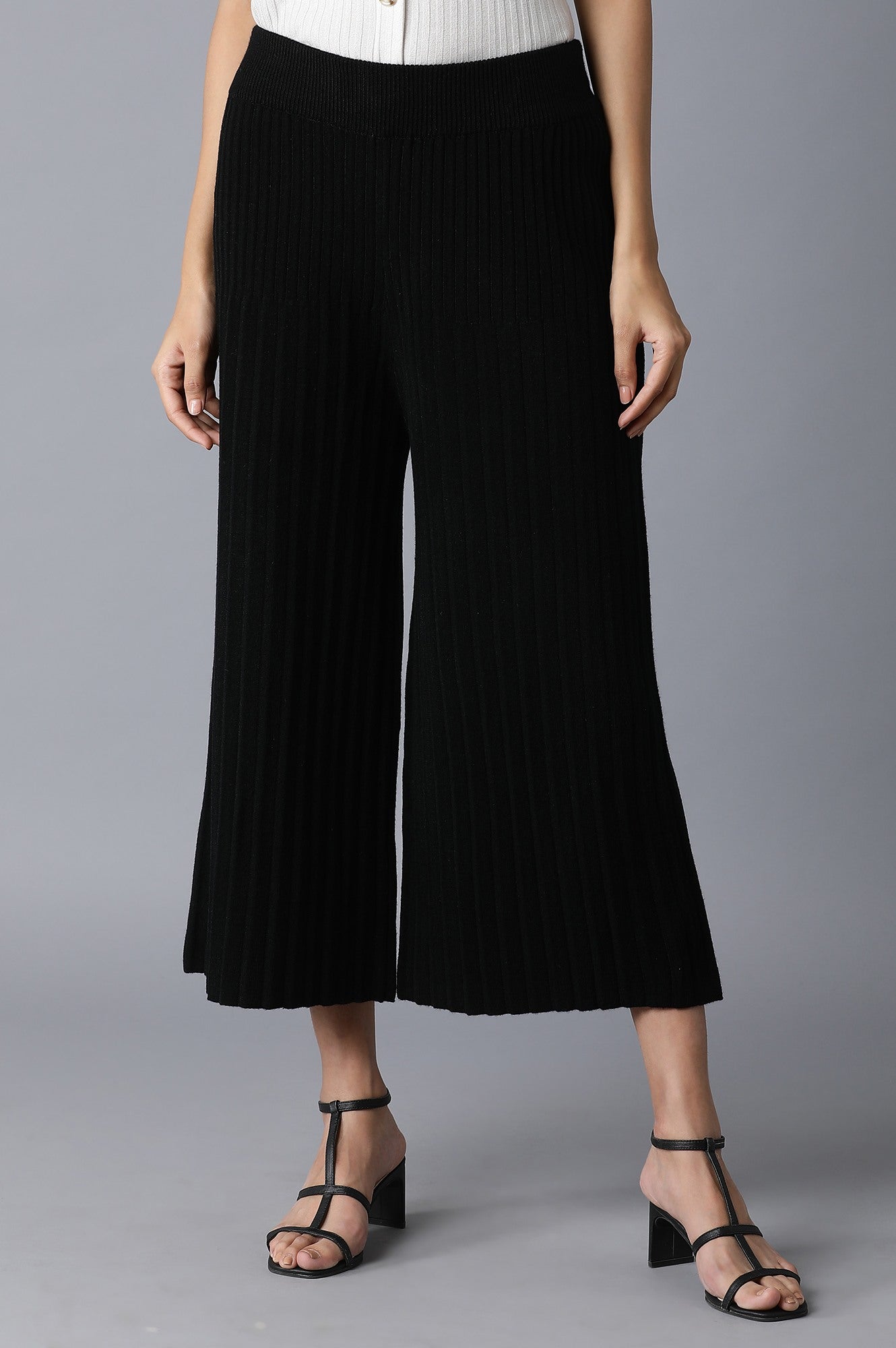 Black Knitted Cropped Pants