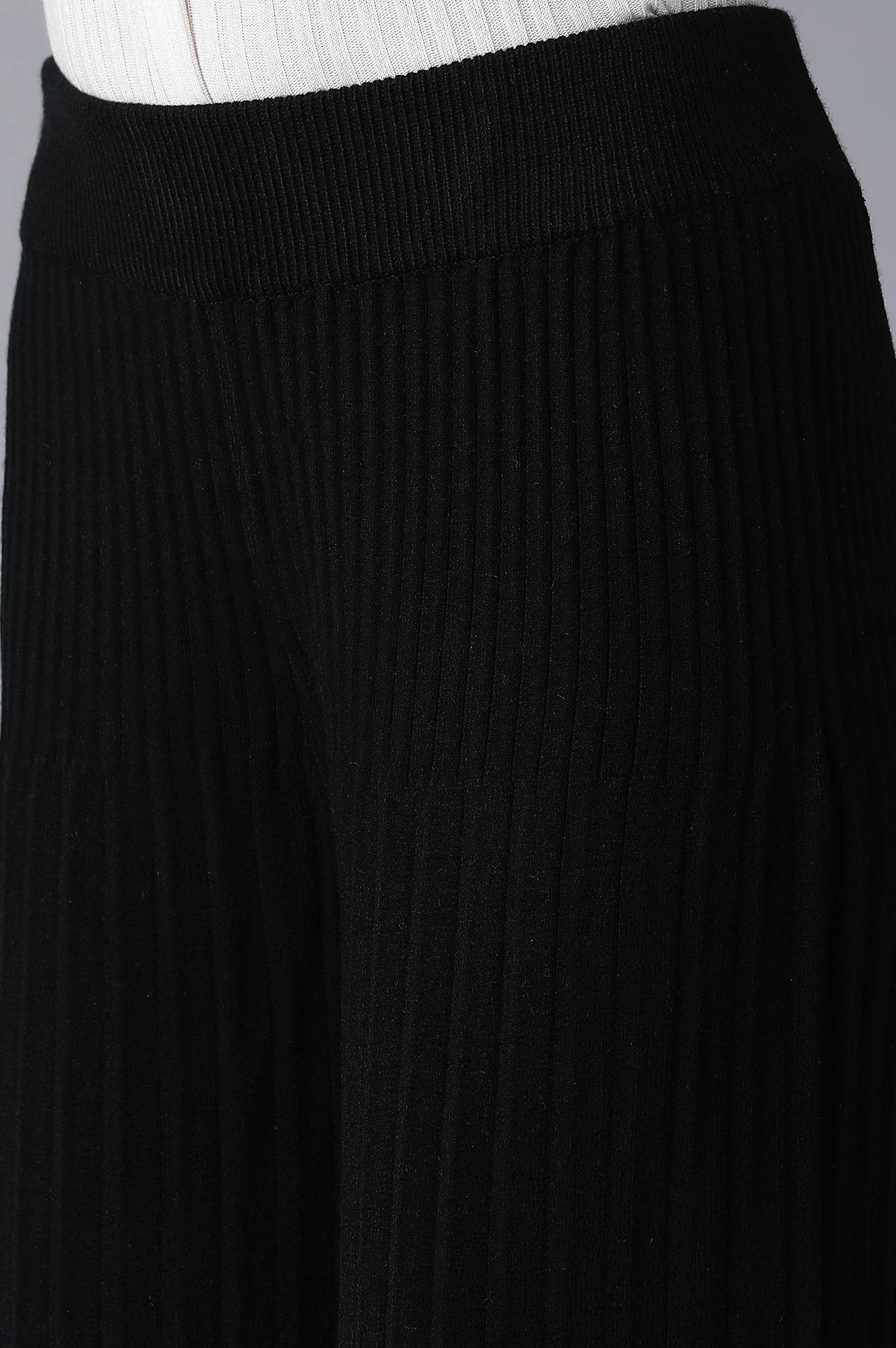 Black Knitted Cropped Pants