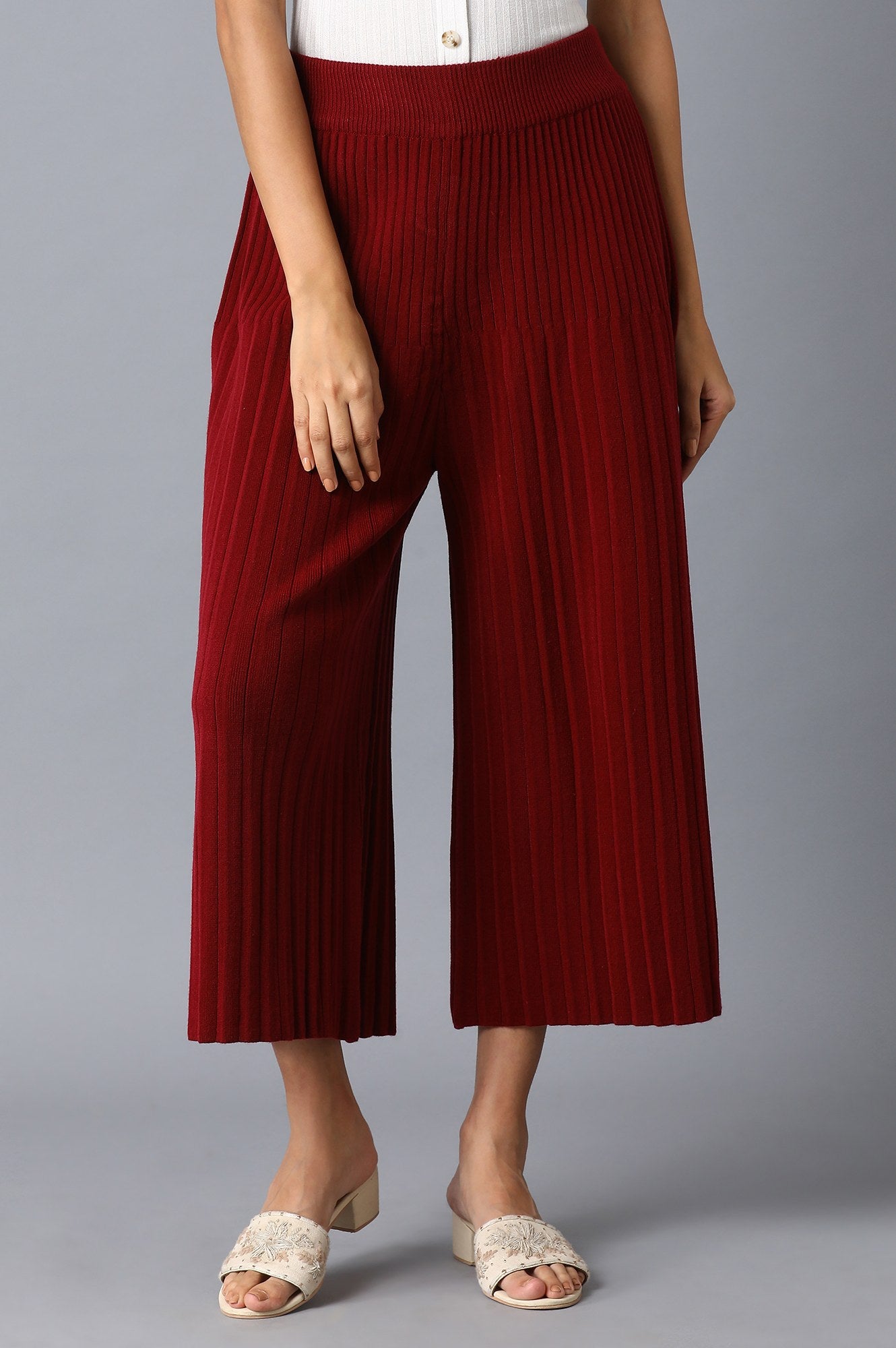 Red Knitted Cropped Pants