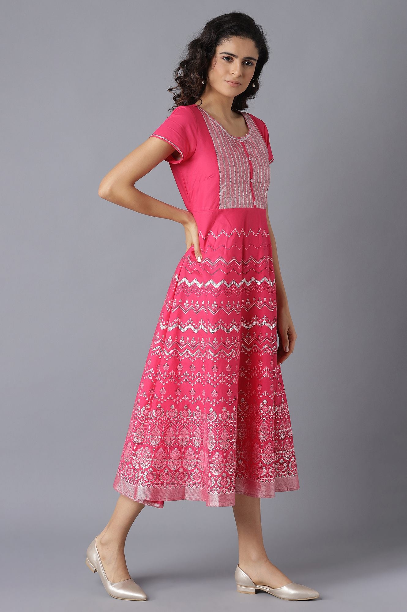 Pink Flared Ethnic kurta in Round Neck