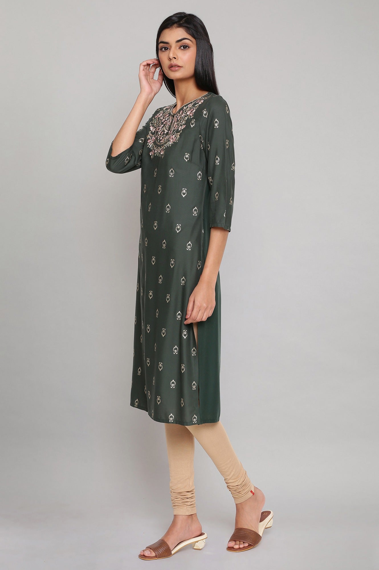 Dark Green Printed kurta with Embroidery