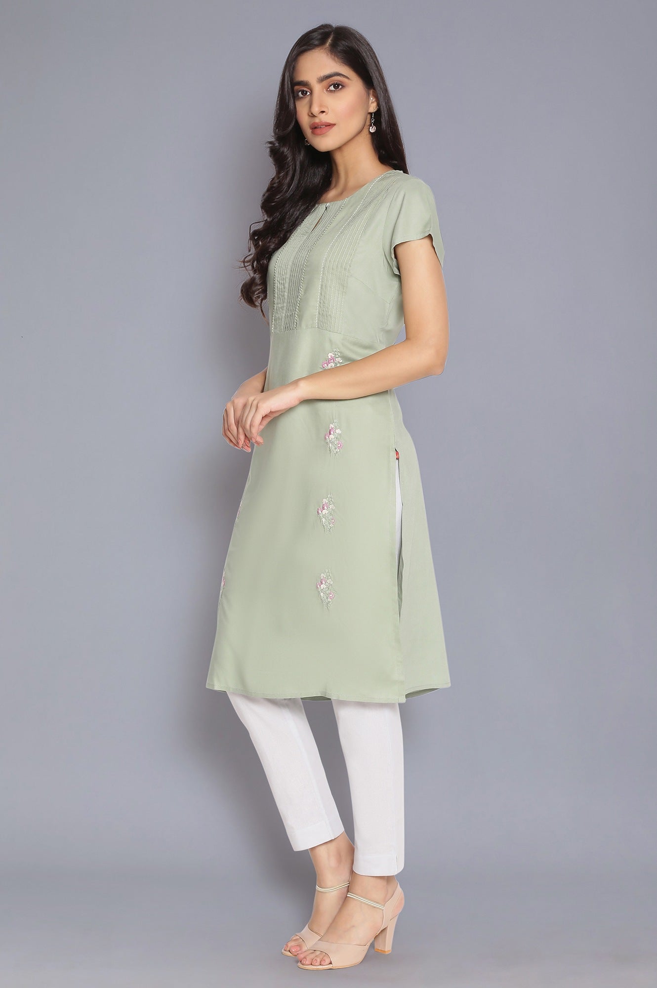 Cameo Green kurta with Embroidery