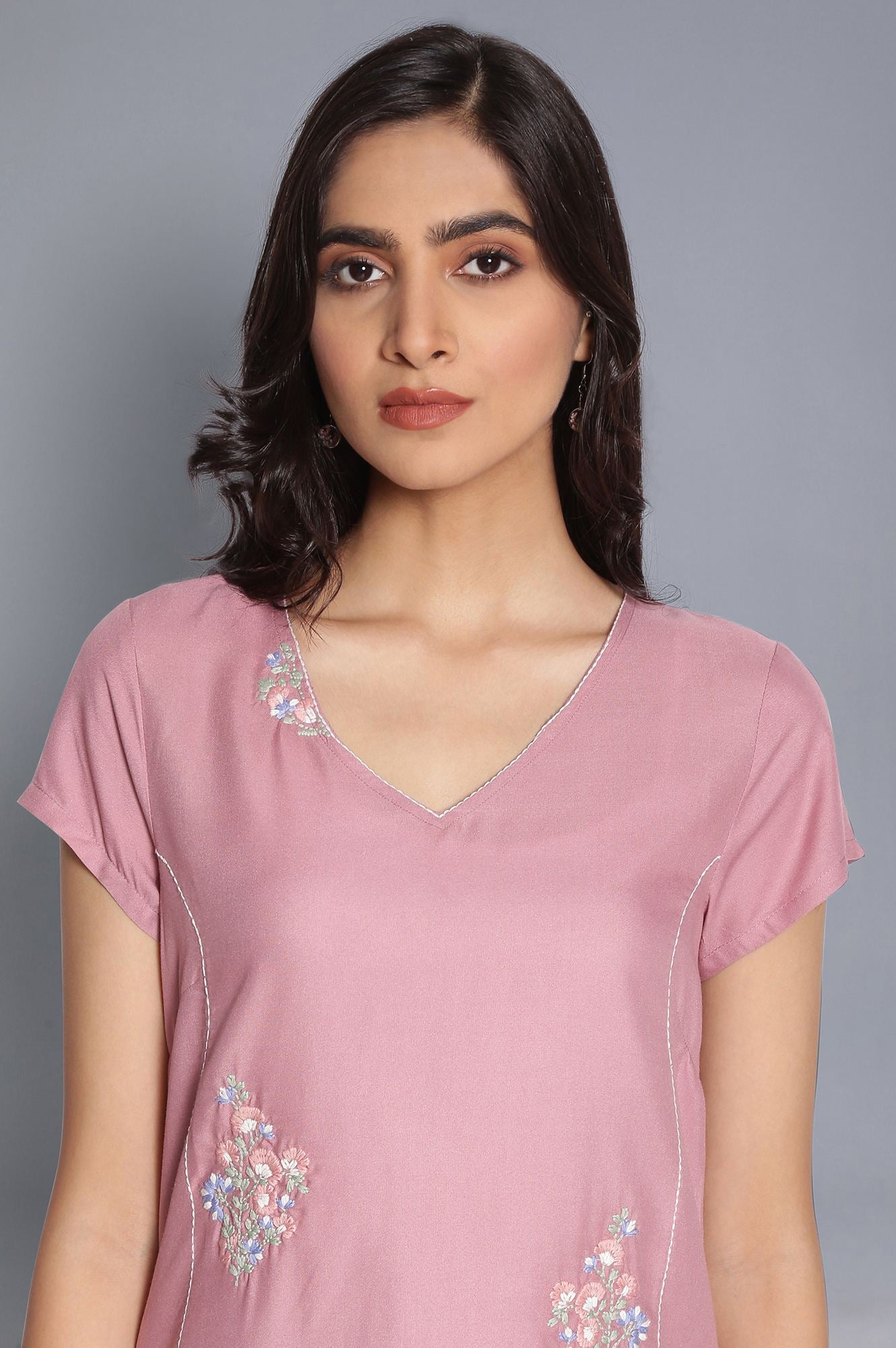 Pink Straight kurta with Embroidery