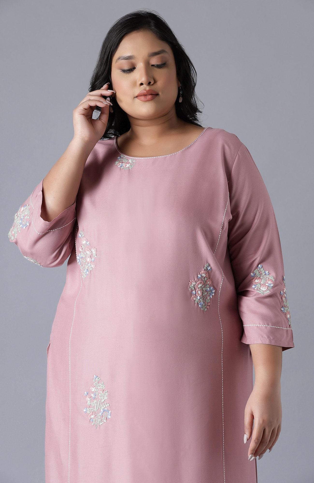 Pink Straight kurta with Embroidery