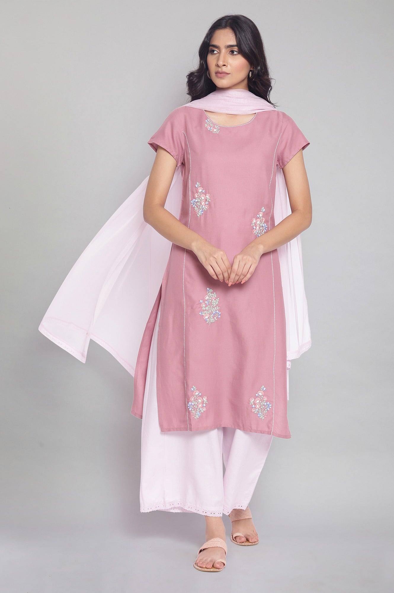 Pink Straight kurta with Embroidery