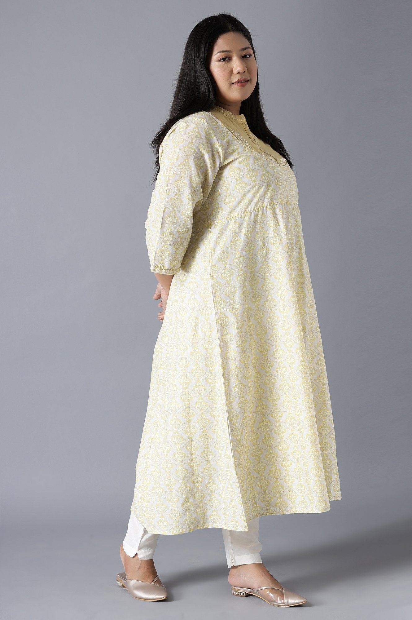 Pale Yellow Long Dress with Embroidery