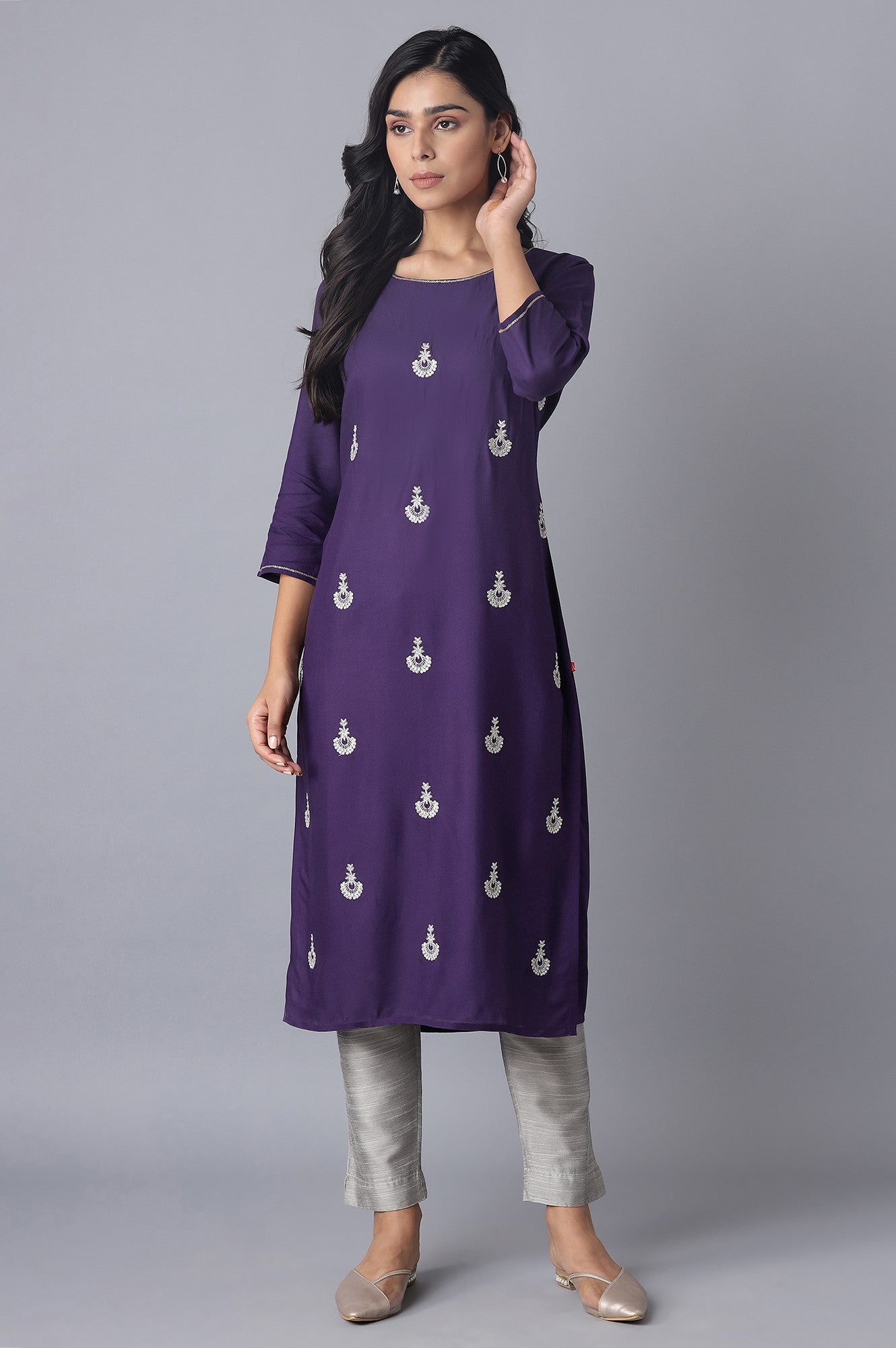 Purple kurta with Buti Embroidery