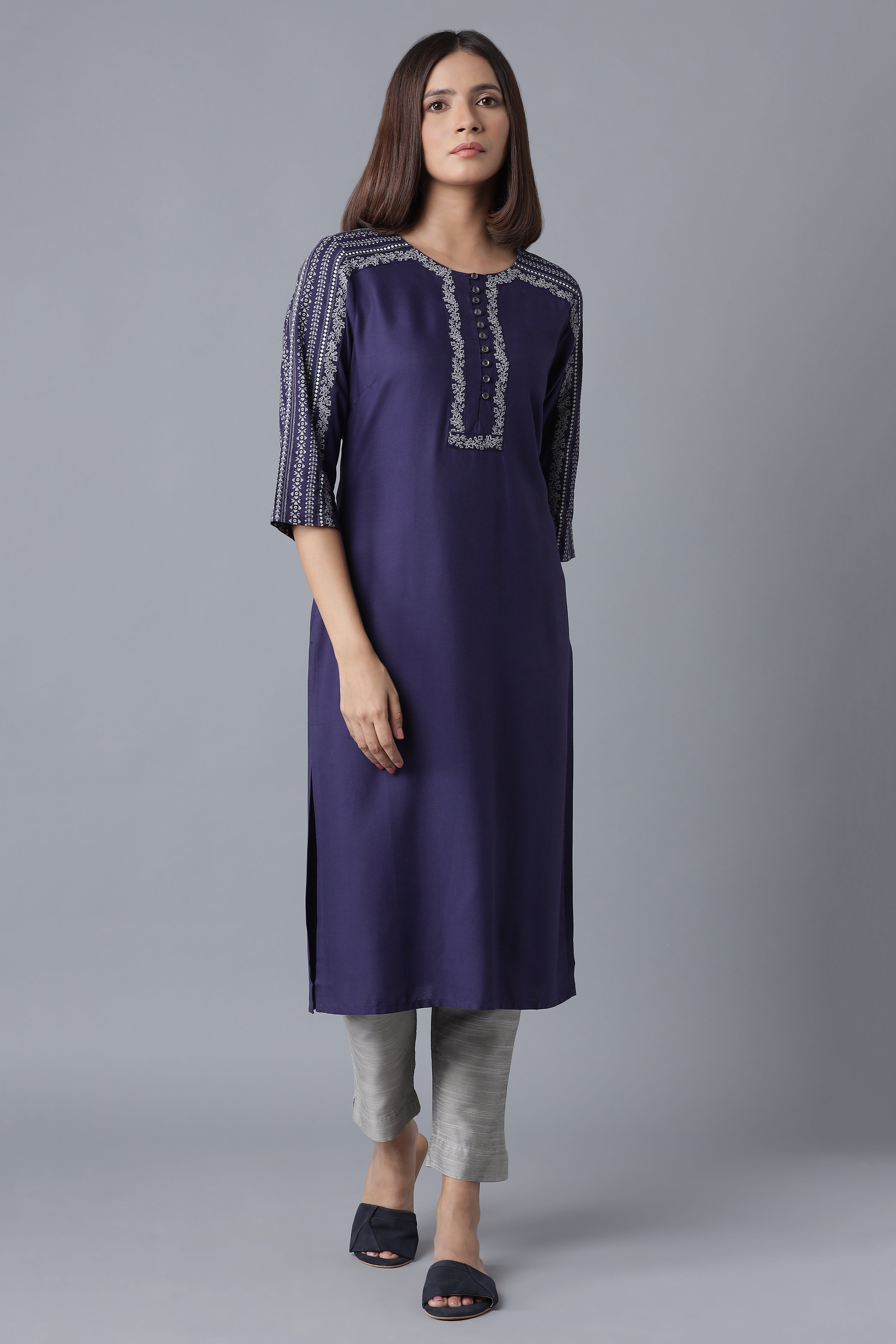 Blue Embroidered Straight kurta