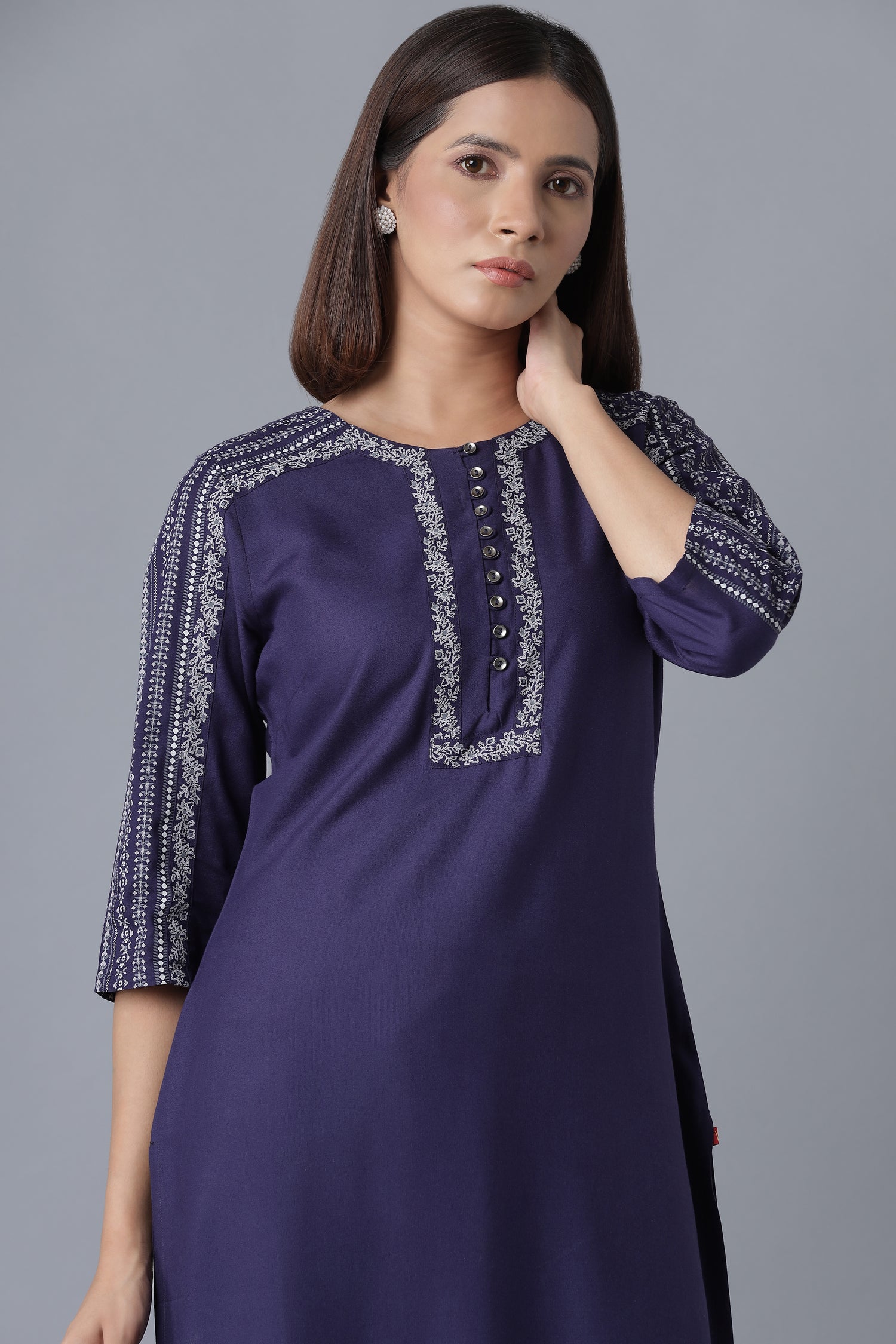 Blue Embroidered Straight kurta