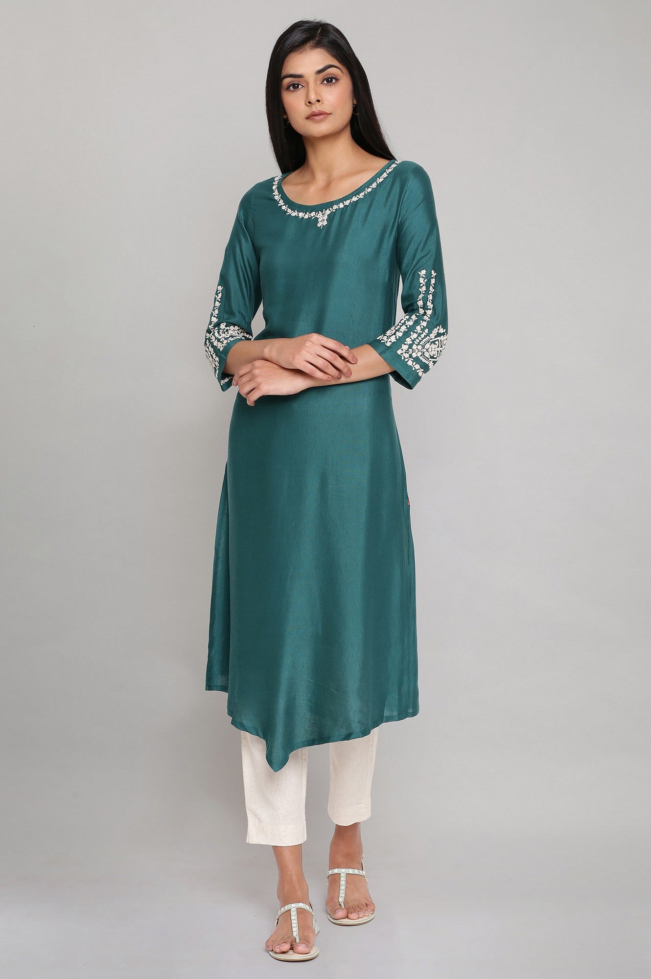 Green Embroidered Straight kurta