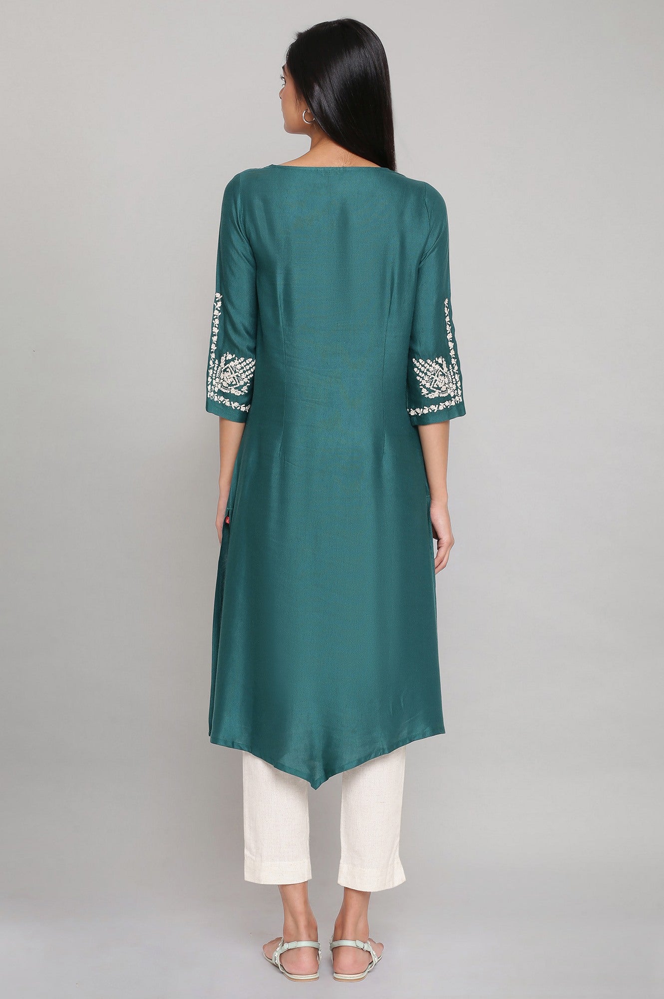 Green Embroidered Straight kurta