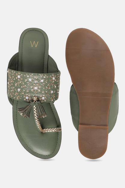 W Embroidered Open Flat