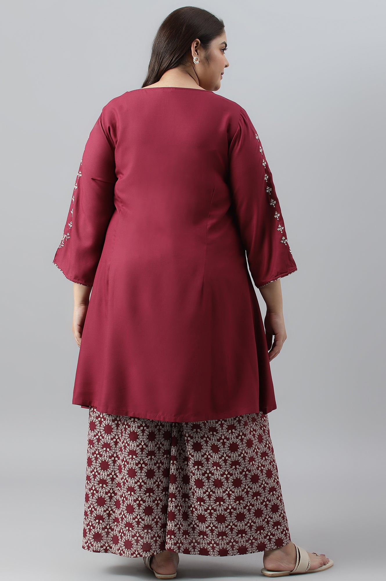 Maroon Round Neck kurta-Printed Flared Pants Set