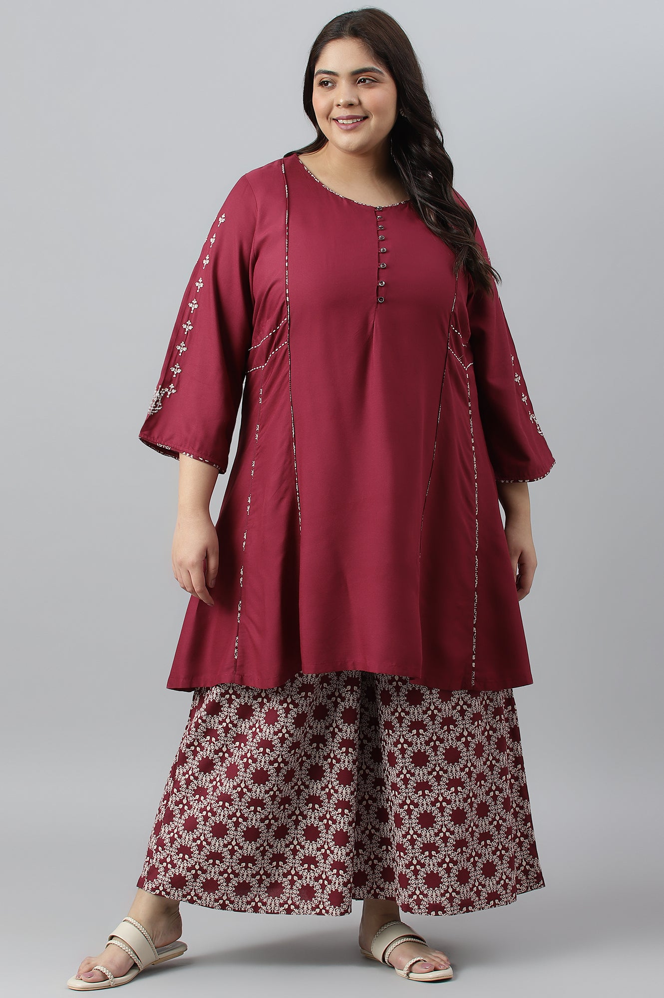 Maroon Round Neck kurta-Printed Flared Pants Set