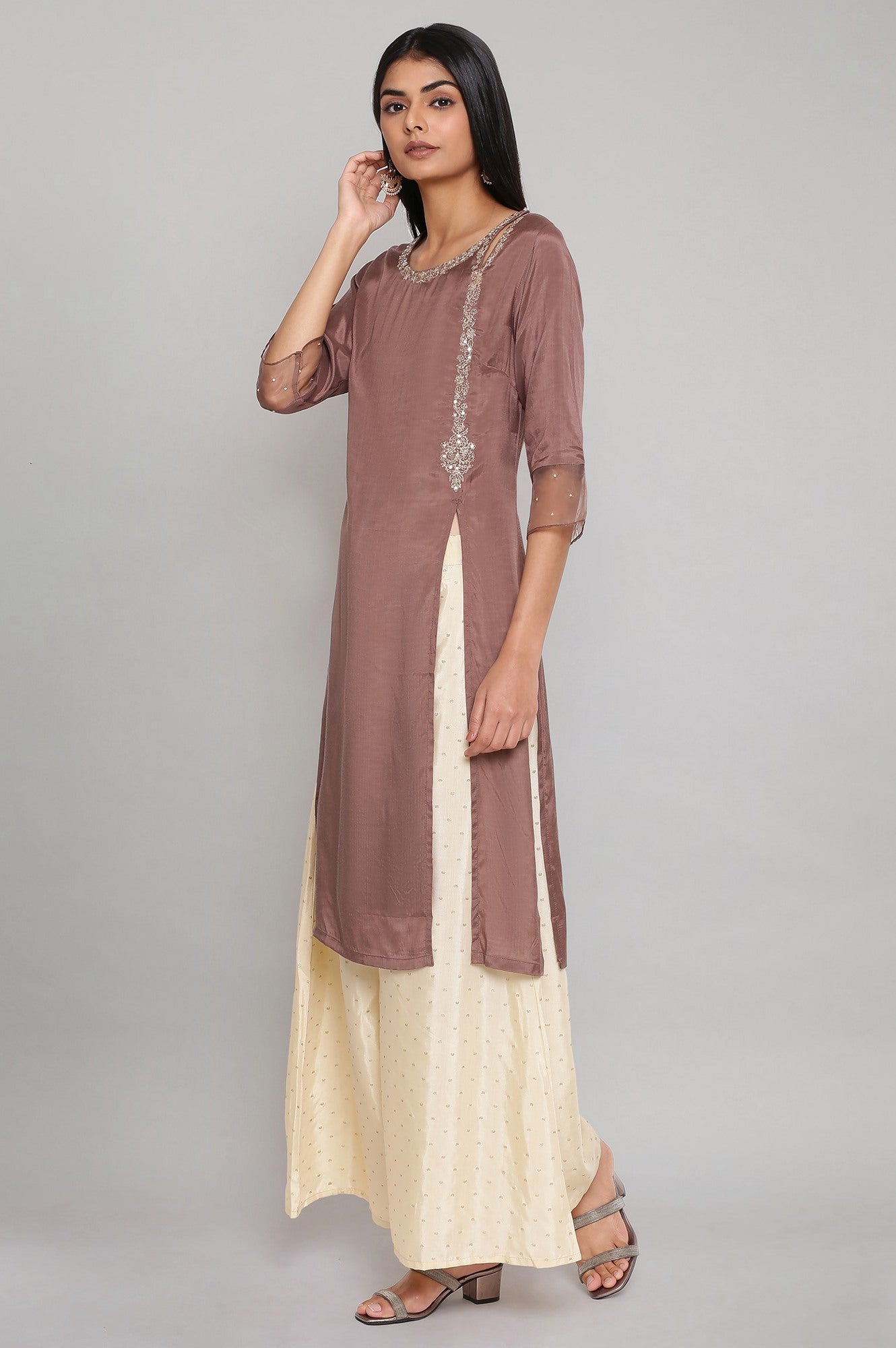 Purple Embroidered kurta-Flared Pants Set