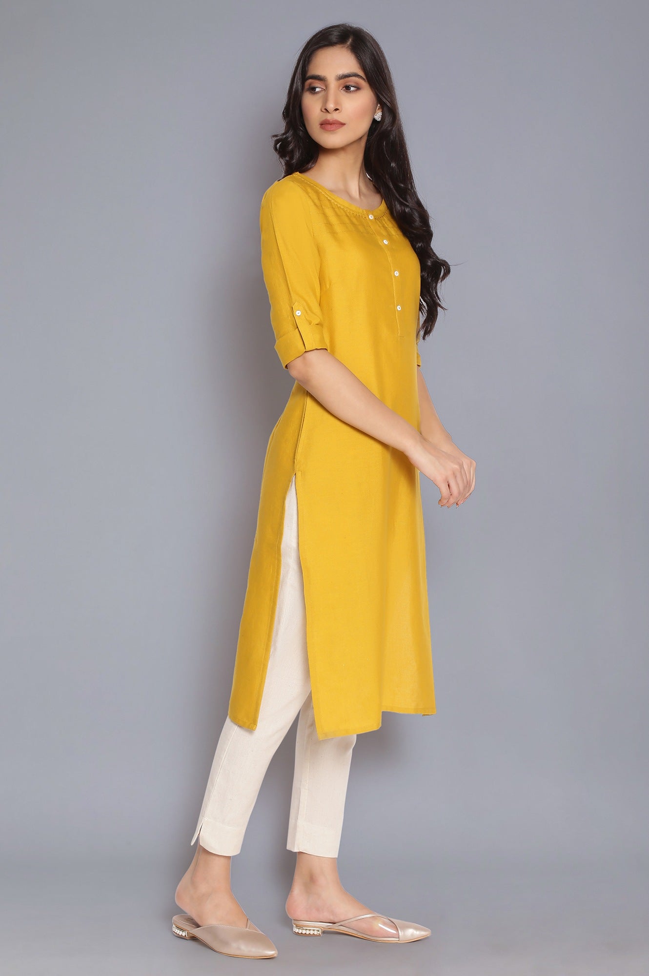 Yellow Round Neck Solid kurta