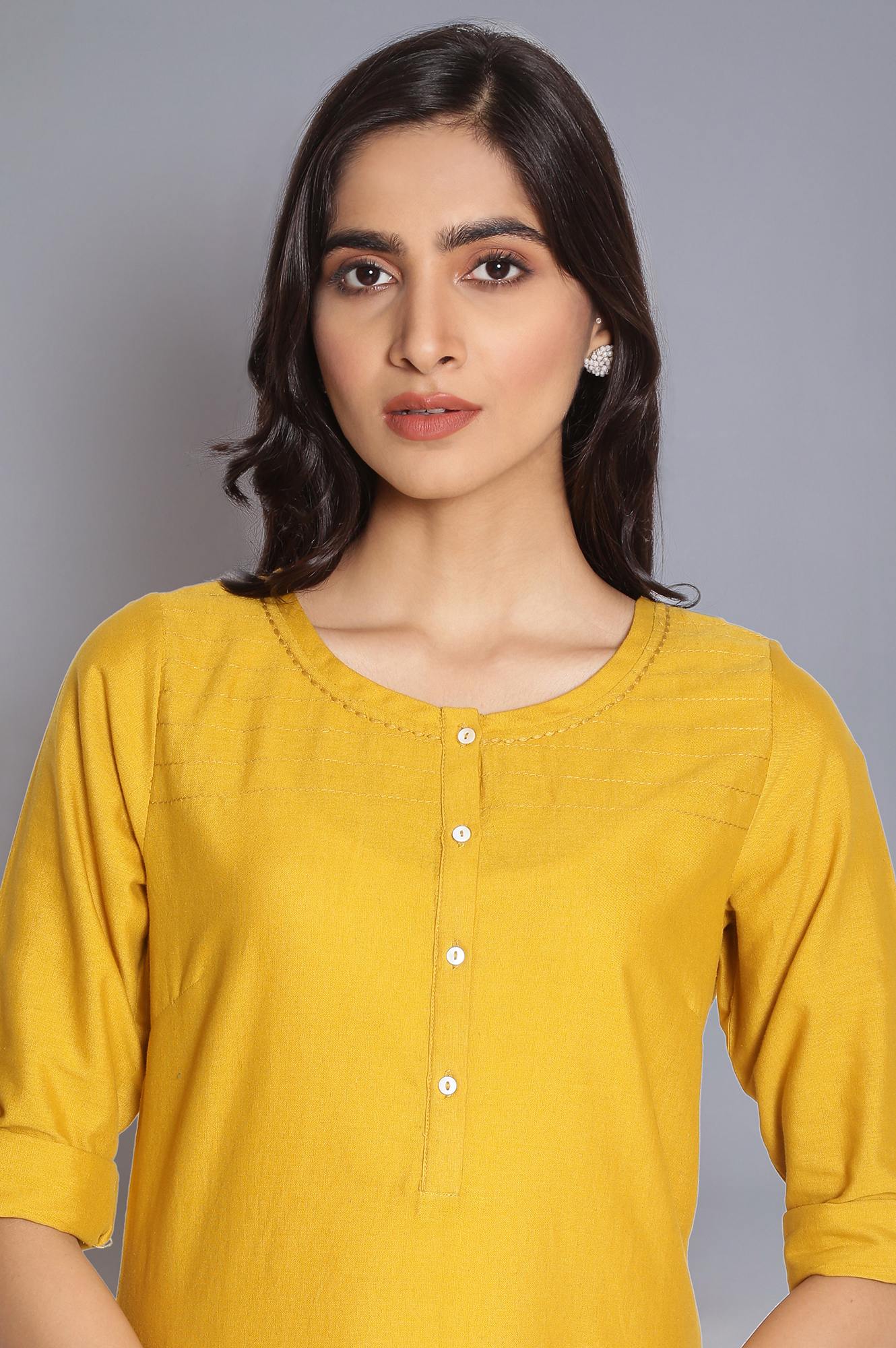 Yellow Round Neck Solid kurta