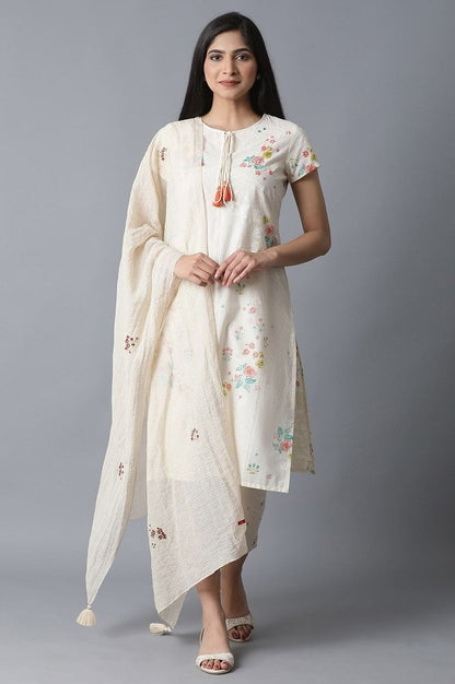 Ecru Embroidered Drape